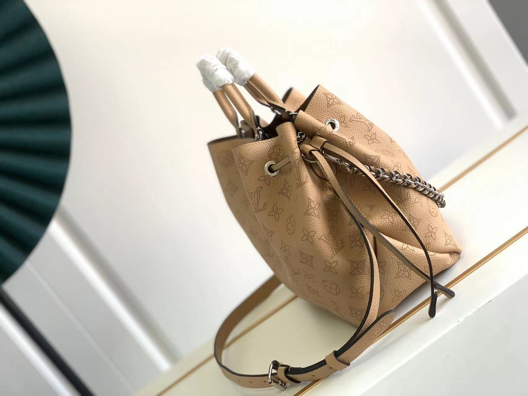 l**is V*t*n bella tote