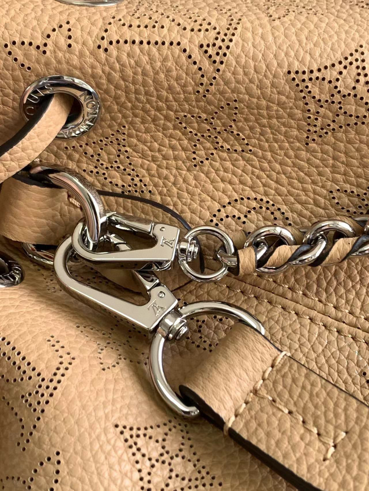 l**is V*t*n bella tote