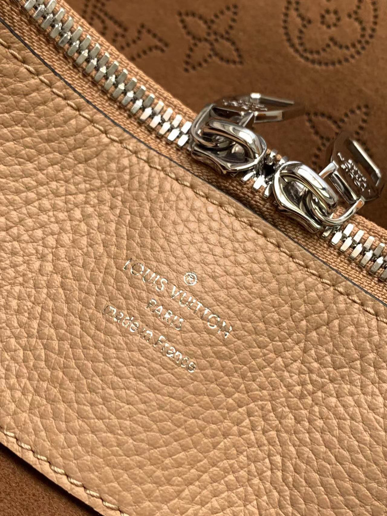 l**is V*t*n bella tote