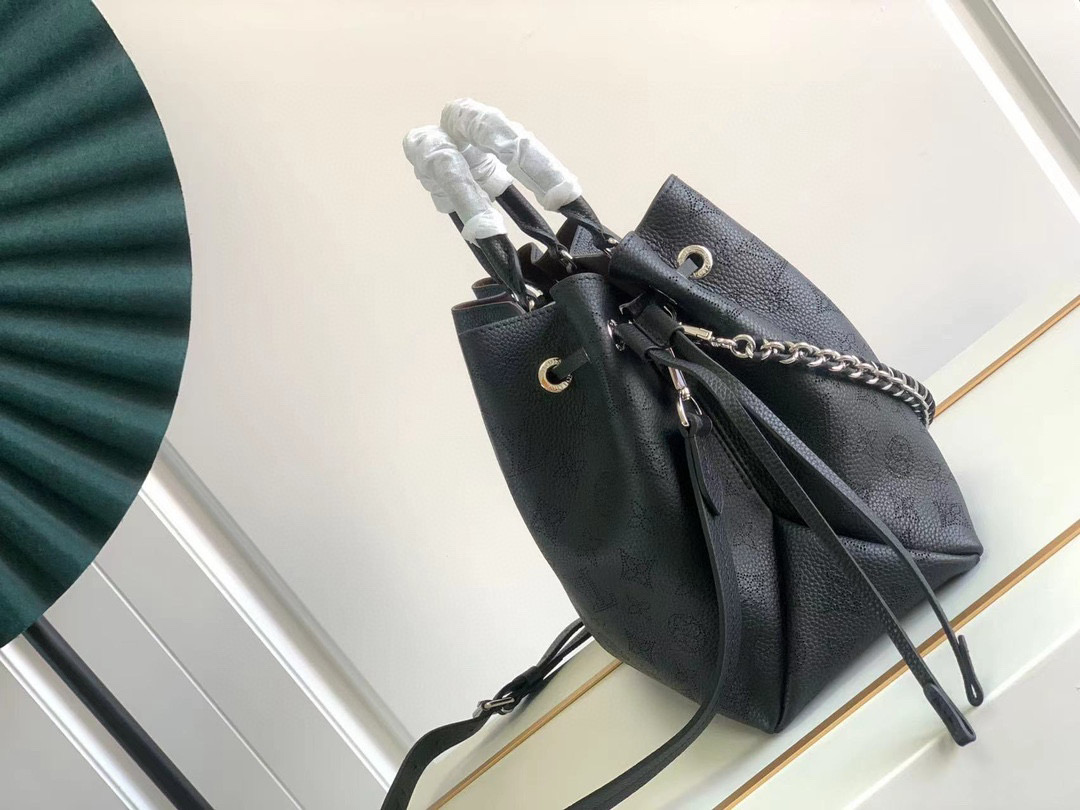 l**is V*t*n bella tote