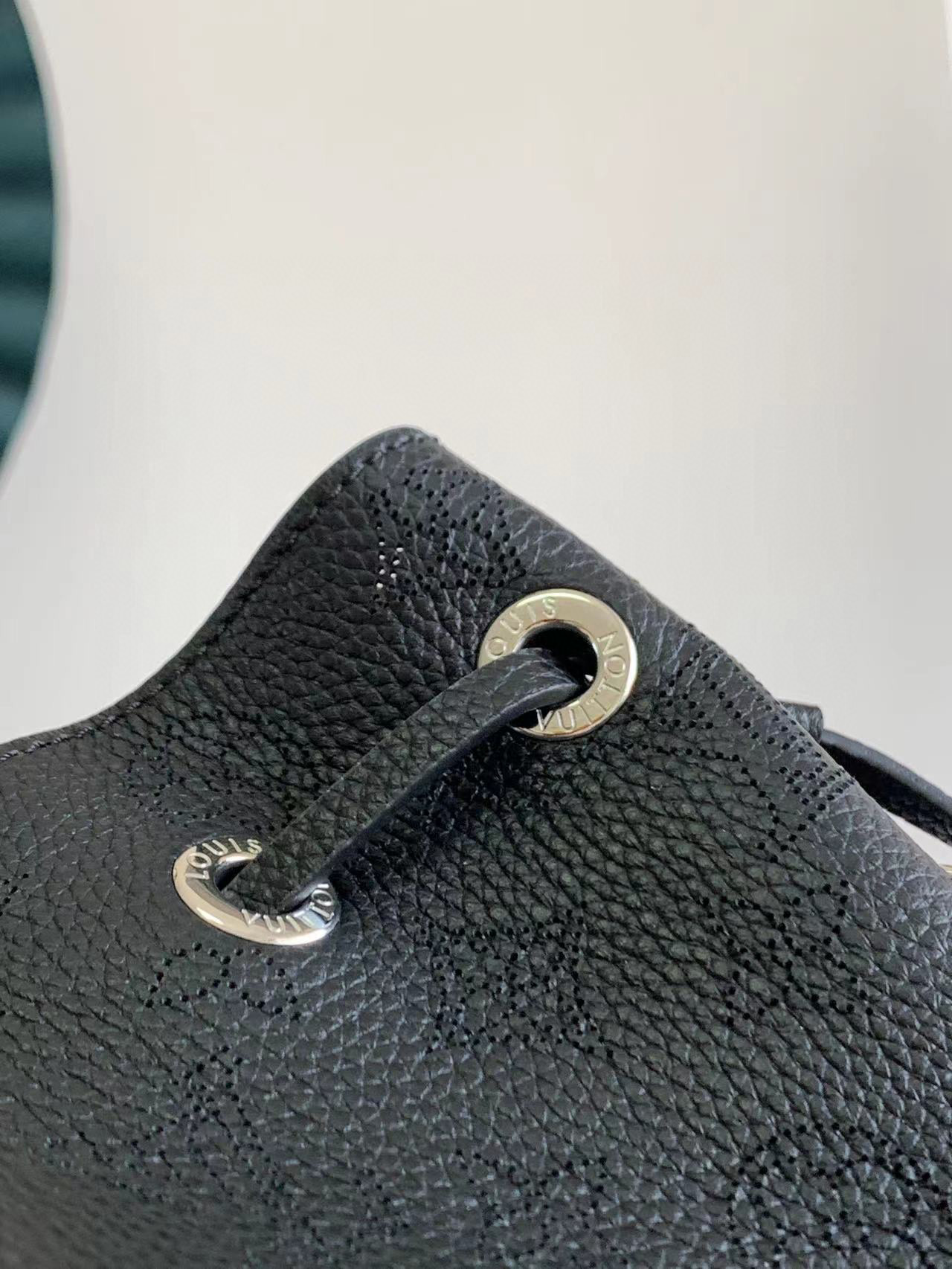 l**is V*t*n bella tote