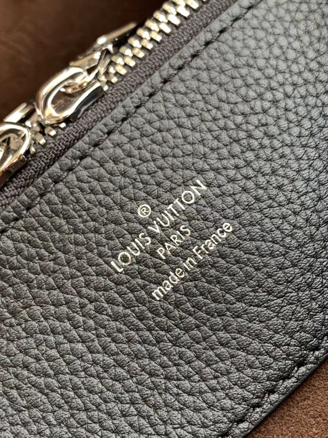 l**is V*t*n bella tote