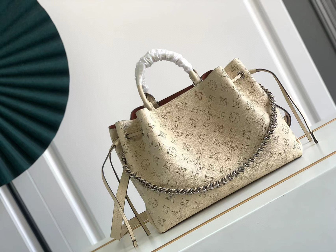 l**is V*t*n bella tote
