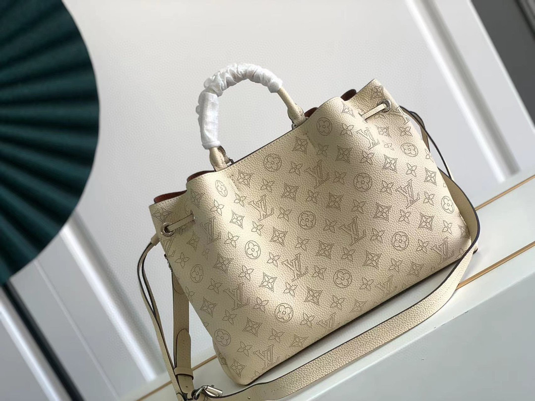 l**is V*t*n bella tote