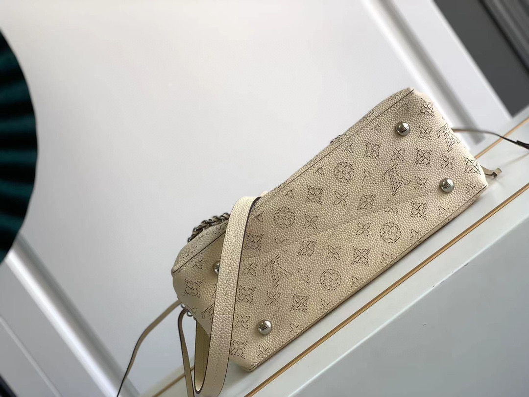 l**is V*t*n bella tote