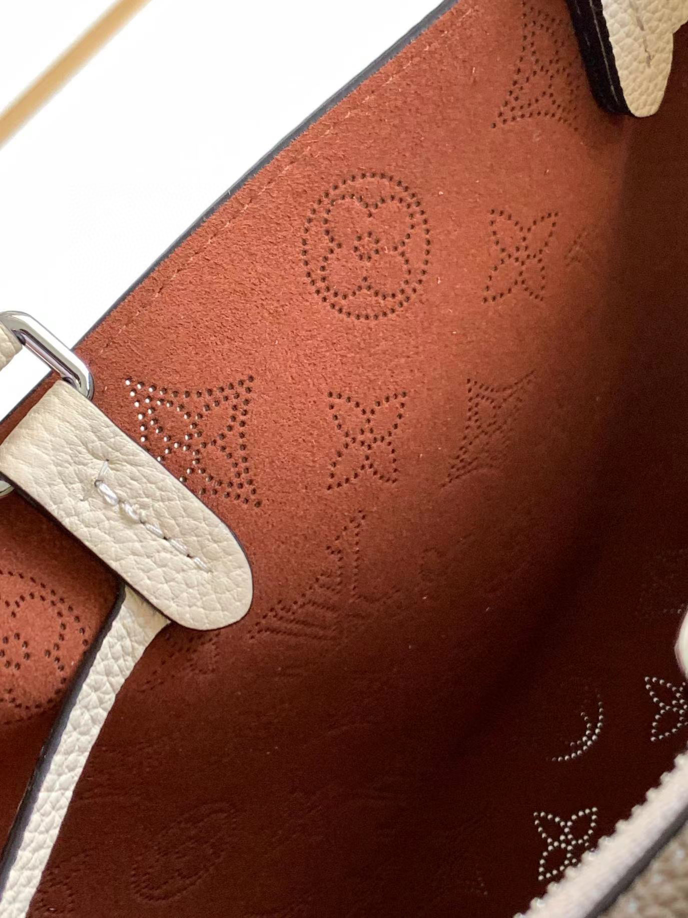 l**is V*t*n bella tote