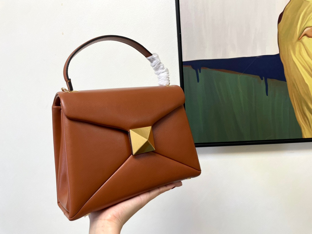 Valentino One Stud