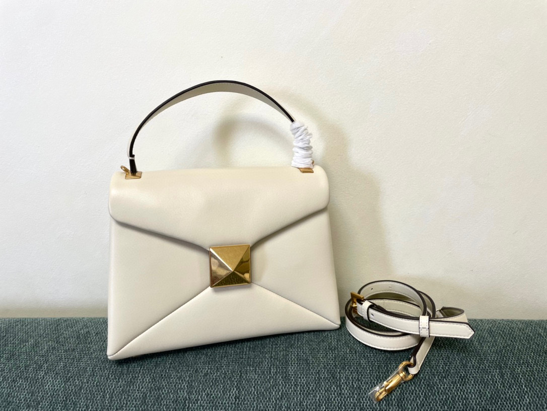 Valentino One Stud