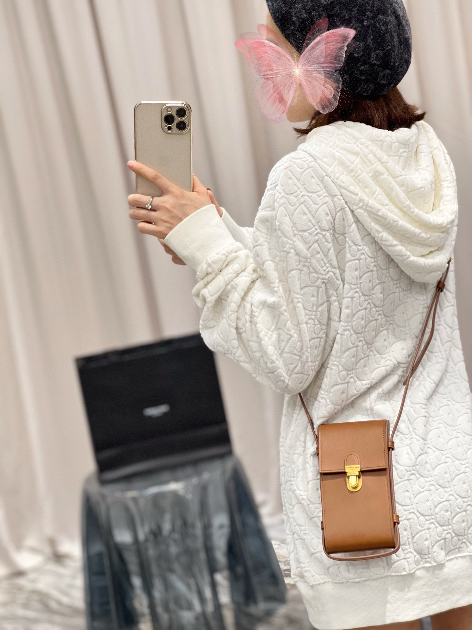 YSL Phone Holder Tuc