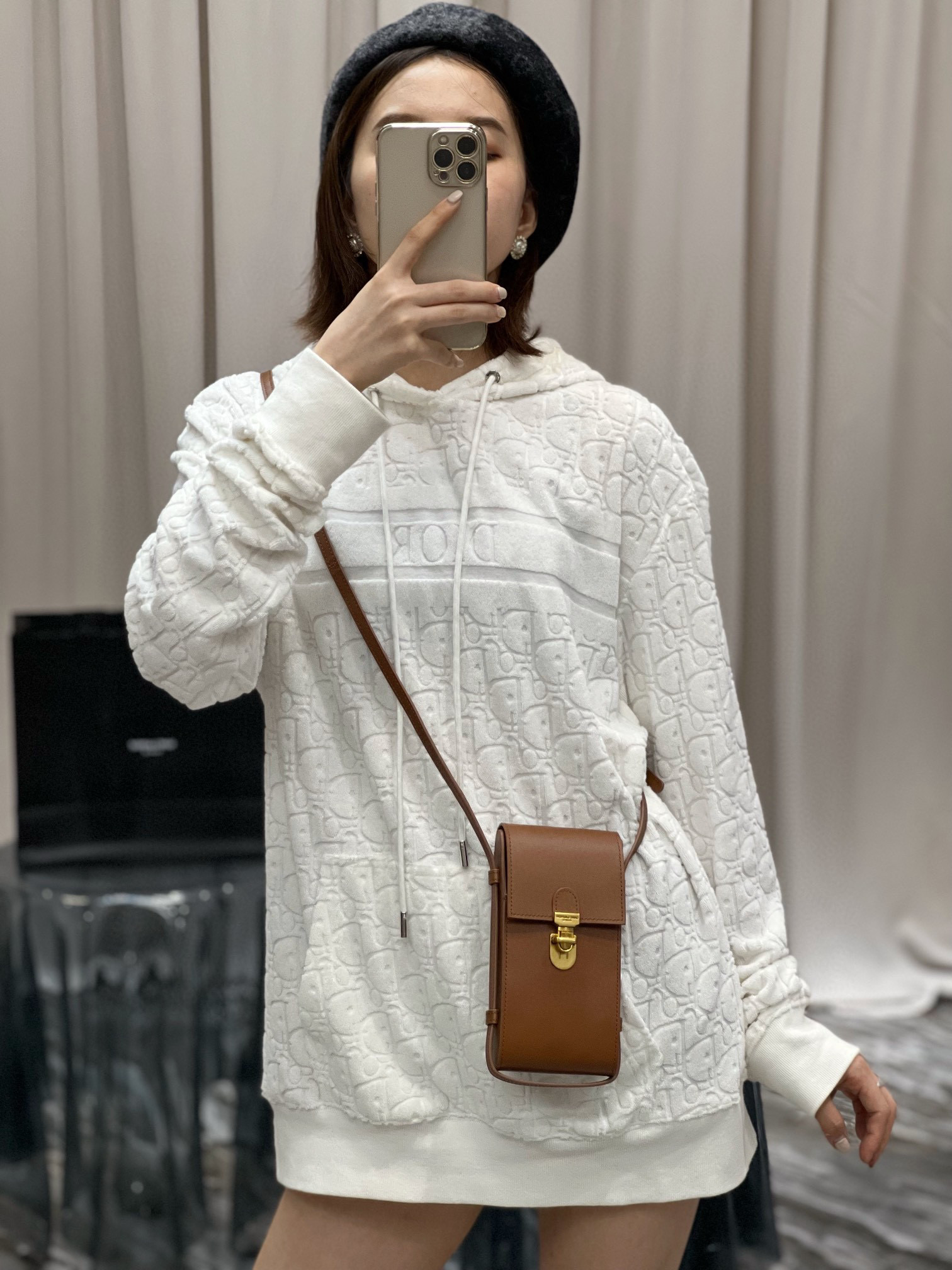 YSL Phone Holder Tuc