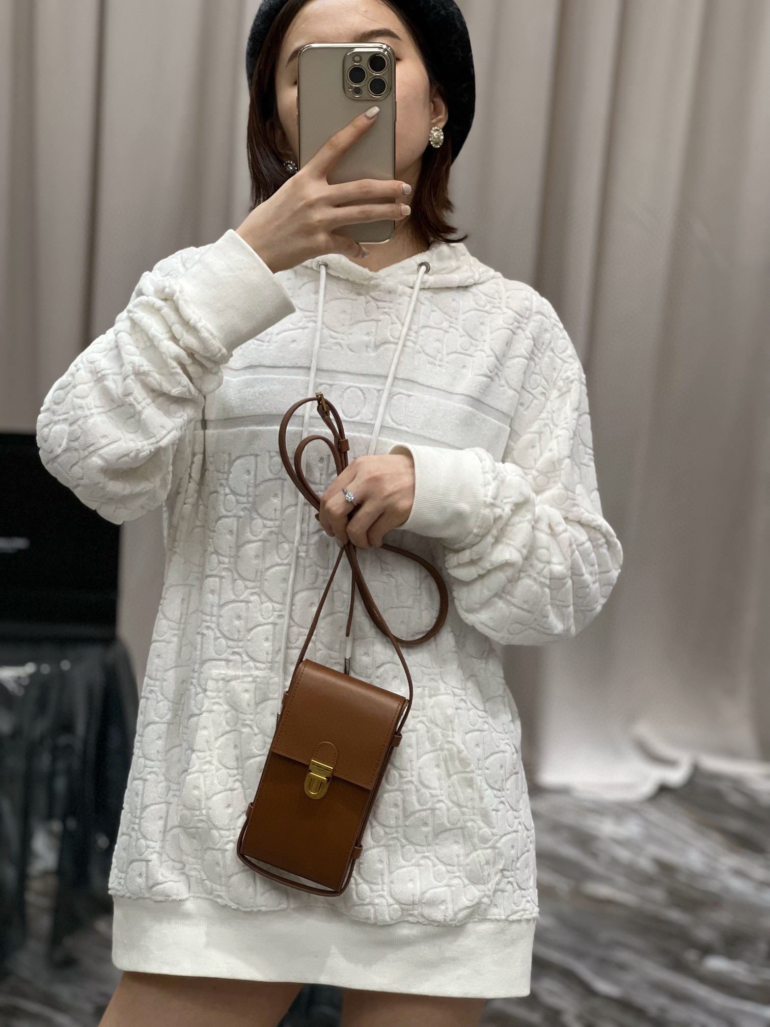 YSL Phone Holder Tuc