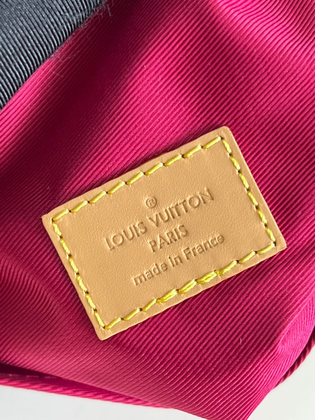 l**is V*t*n side trunk mm bag