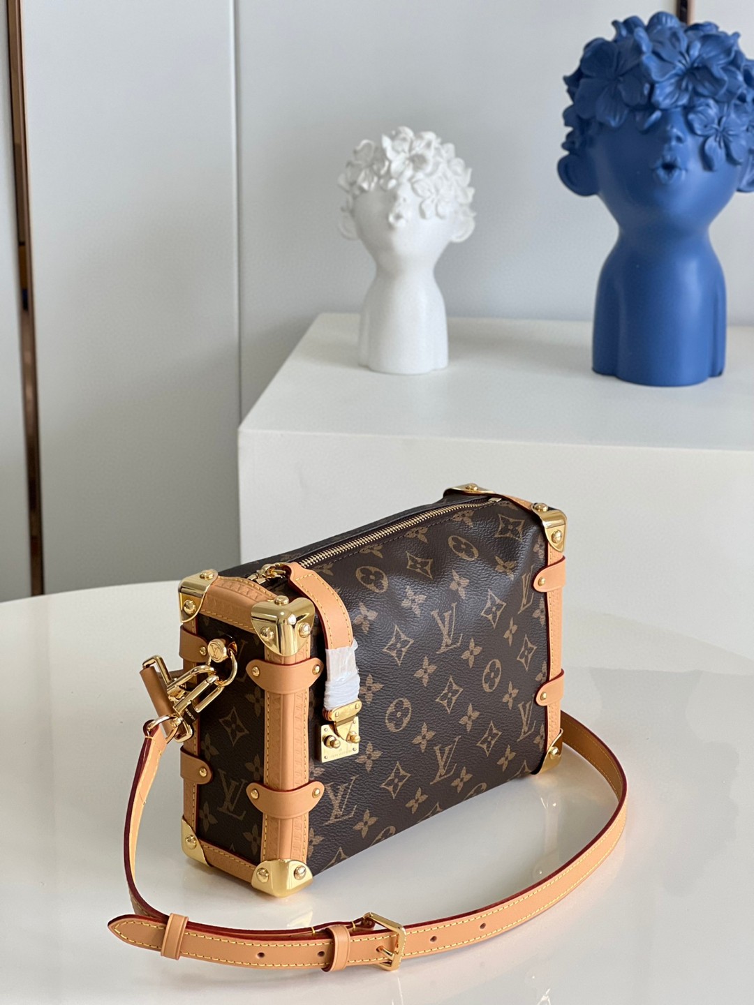 l**is V*t*n side trunk mm bag
