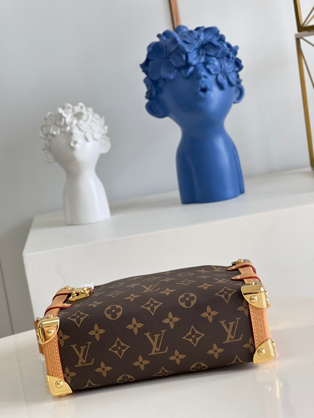 l**is V*t*n side trunk mm bag