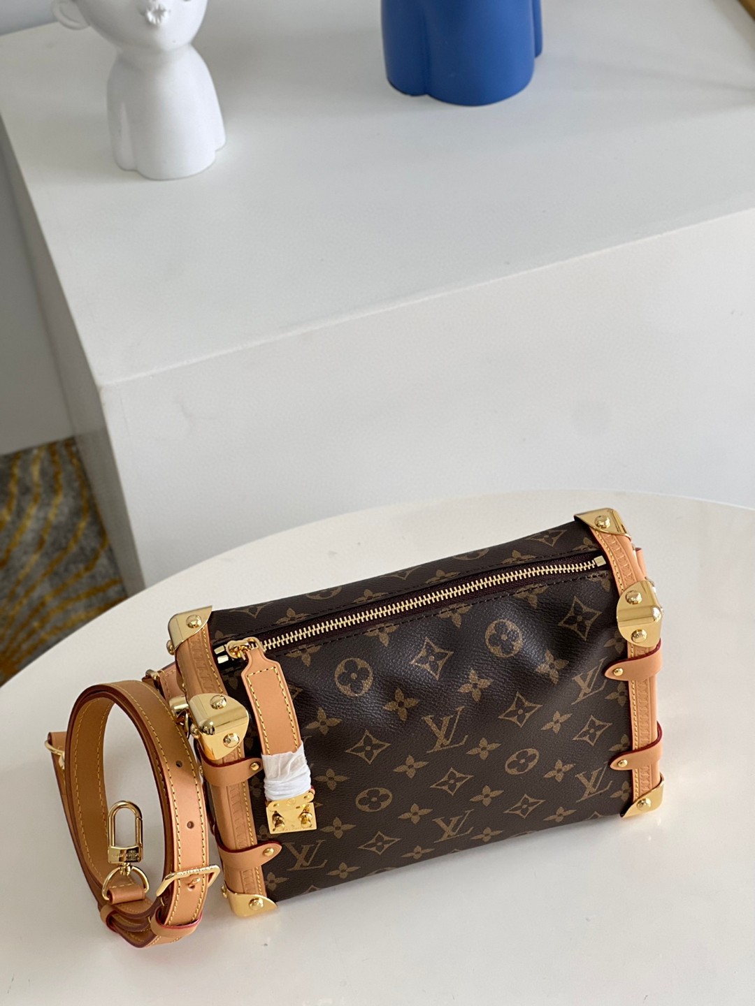 l**is V*t*n side trunk mm bag