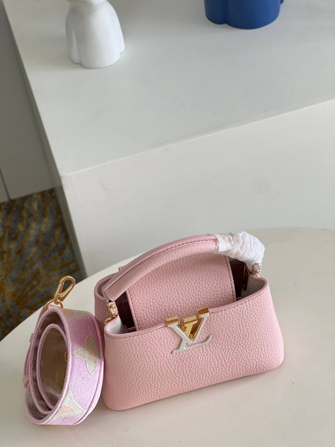 l**is V*t*n capucines mini
