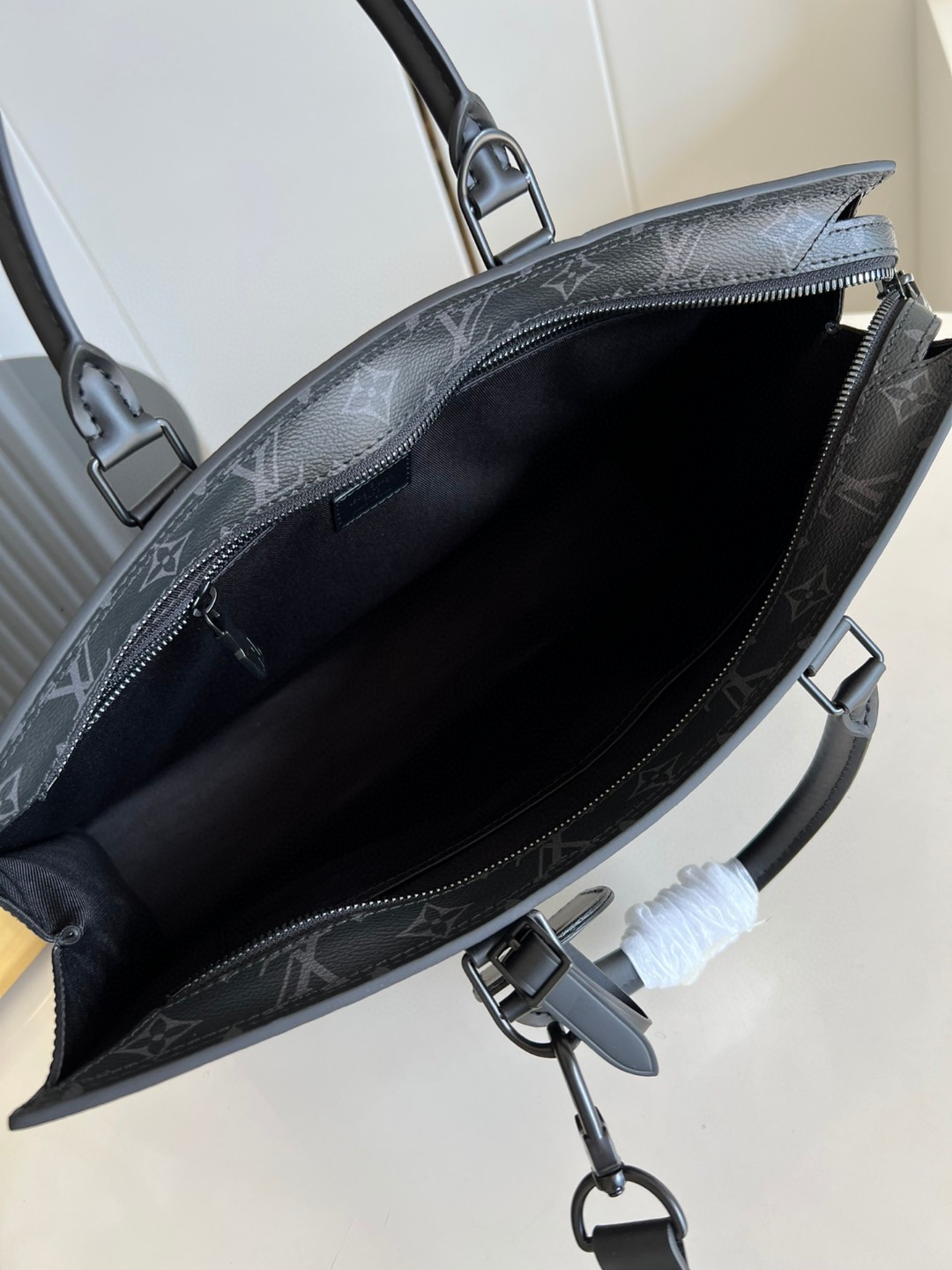 l**is V*t*n sac plat horizontal zippe
