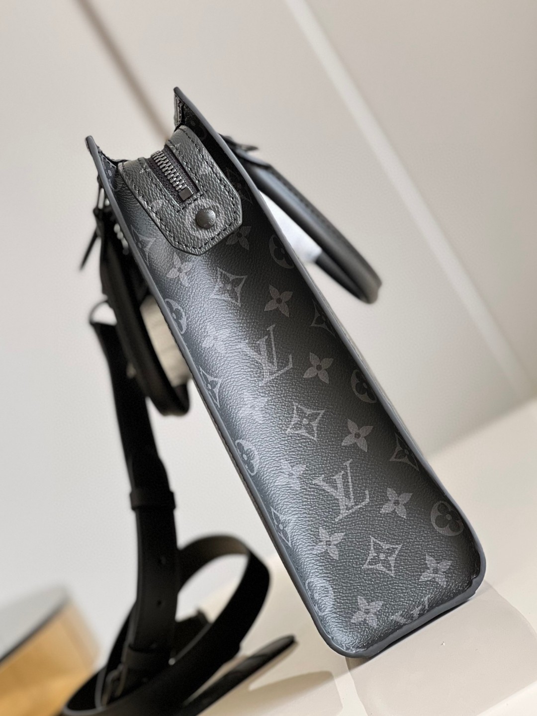l**is V*t*n sac plat horizontal zippe