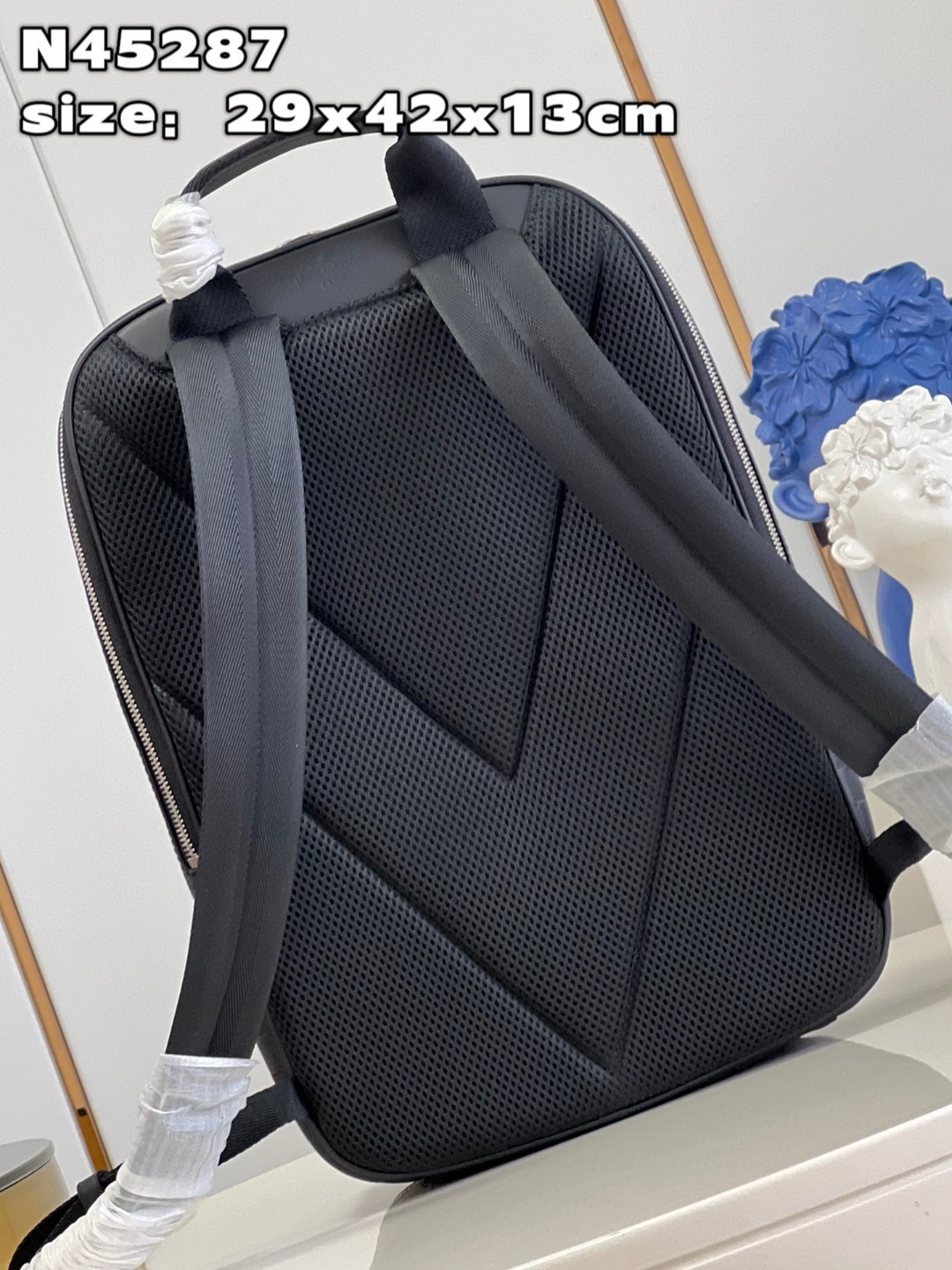 l**is V*t*n michael backpack nv2