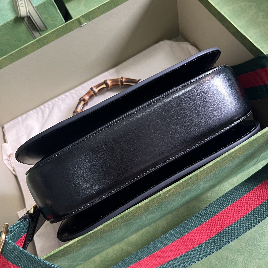 G*u*i bamboo medium bag