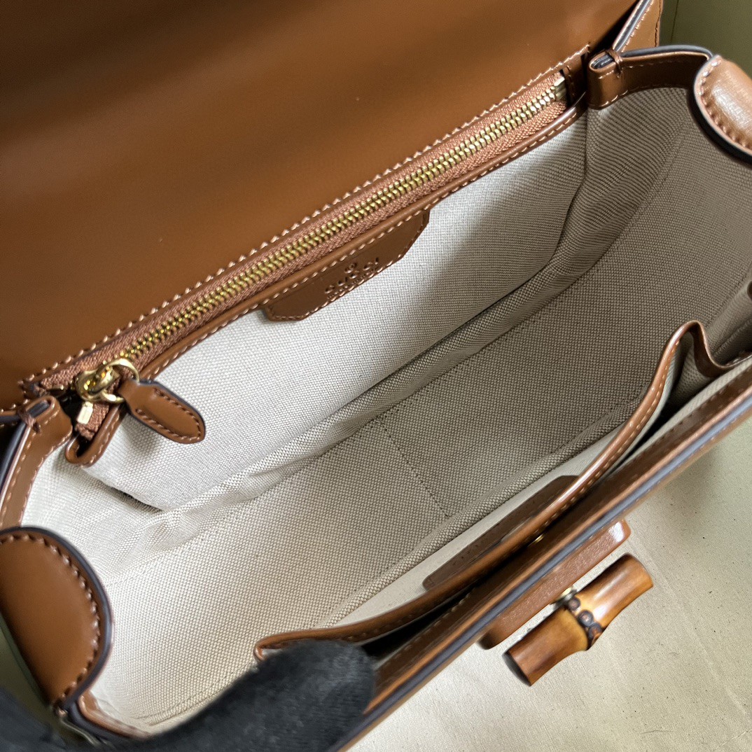 G*u*i bamboo medium bag