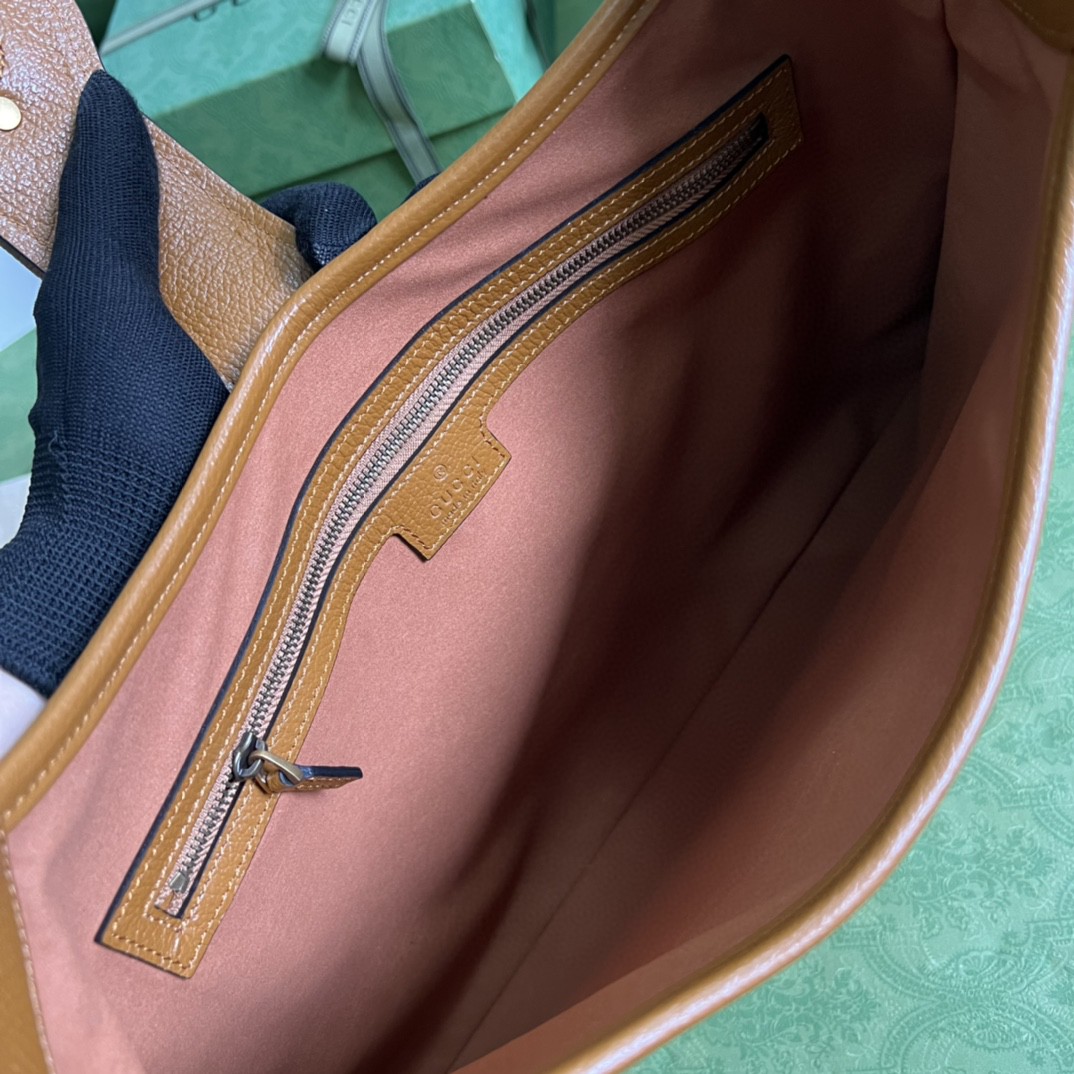 G*u*i aphrodite medium shoulder bag