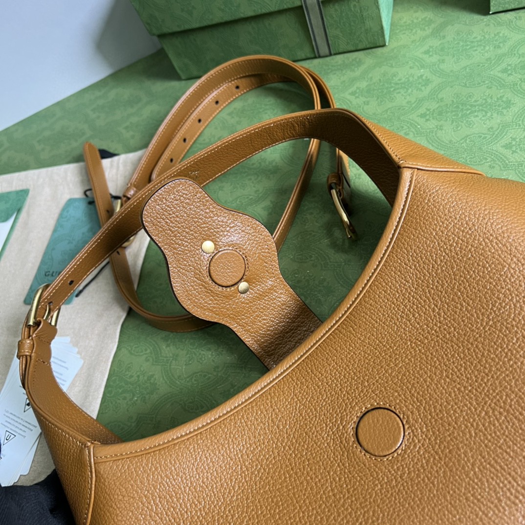 G*u*i aphrodite medium shoulder bag