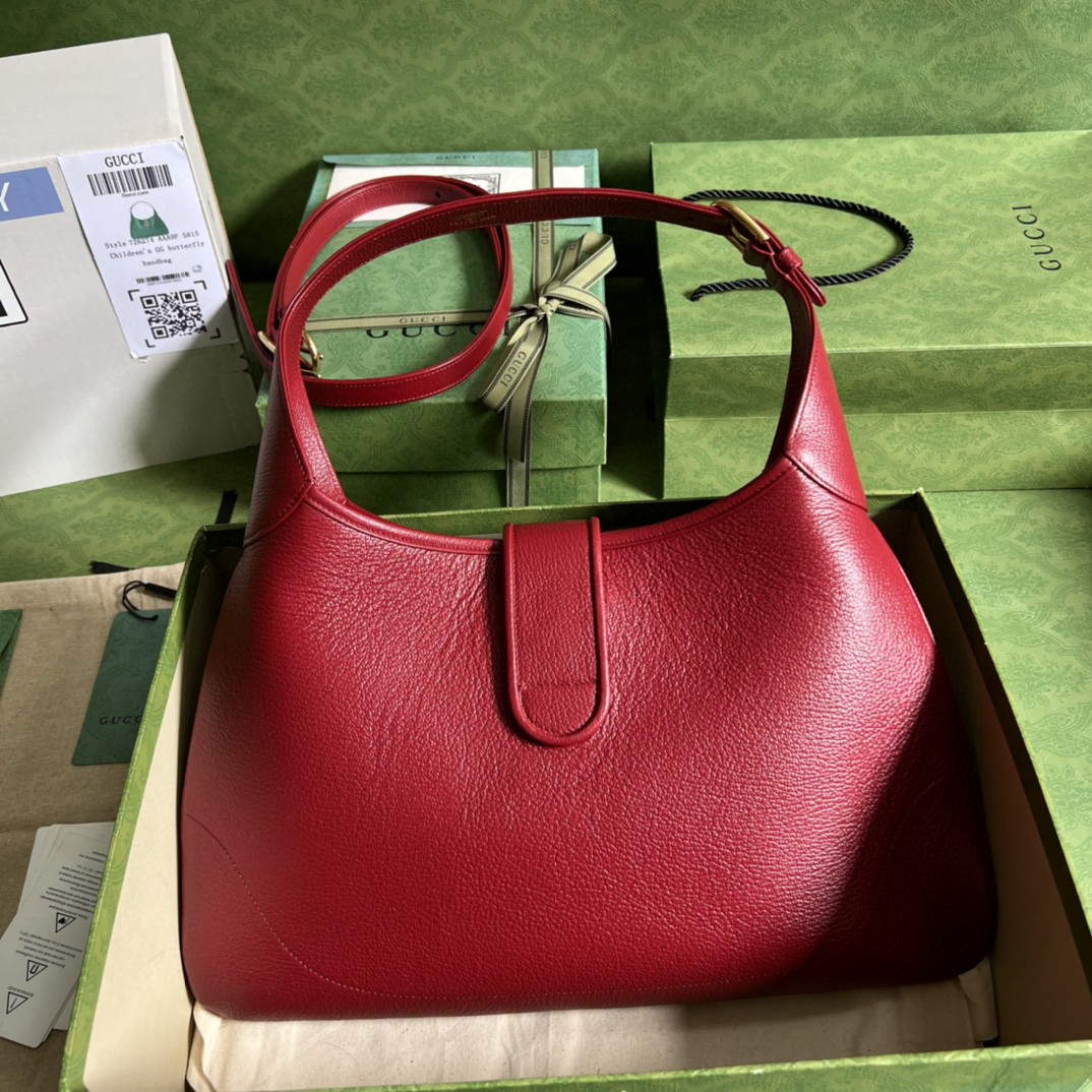 G*u*i aphrodite medium shoulder bag