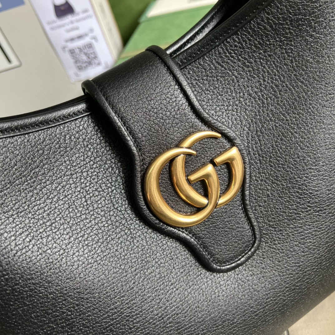 G*u*i aphrodite medium shoulder bag