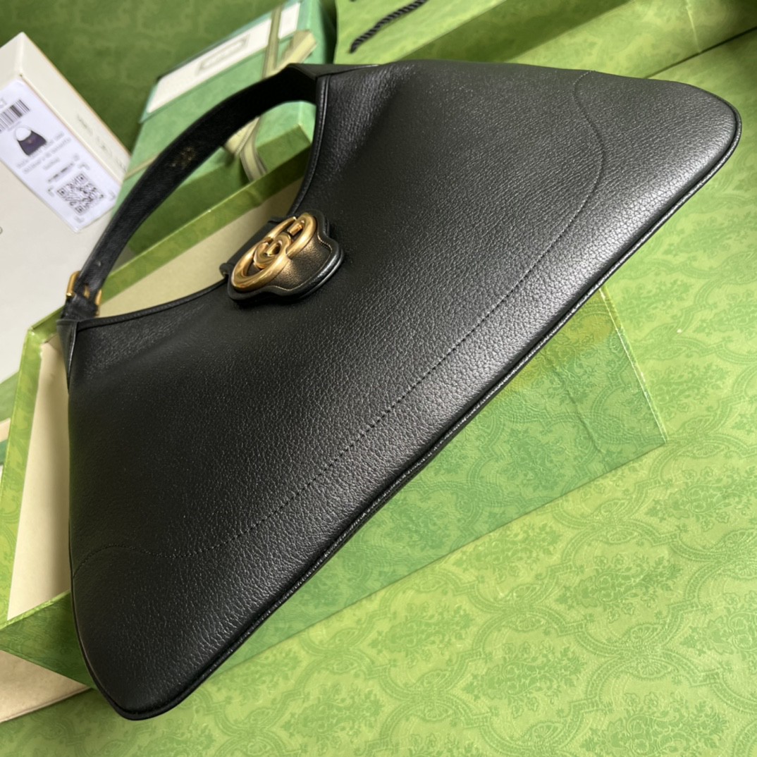 G*u*i aphrodite medium shoulder bag