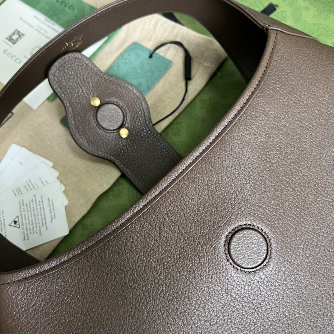 G*u*i aphrodite medium shoulder bag