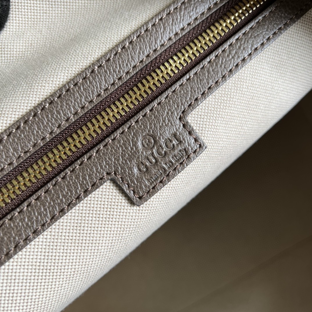 G*u*i savoy duffle bag