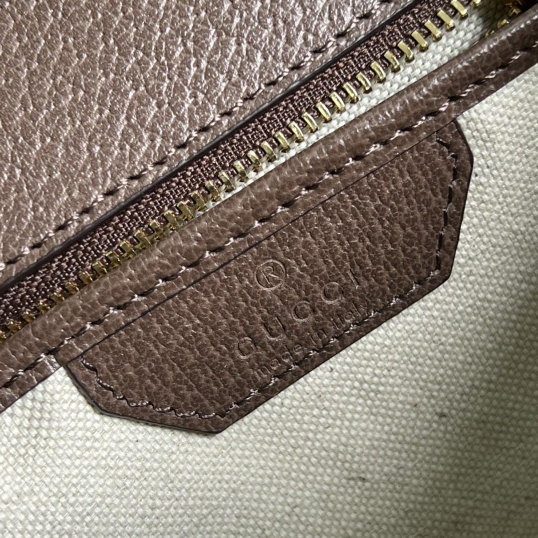 G*u*i bamboo handle bag