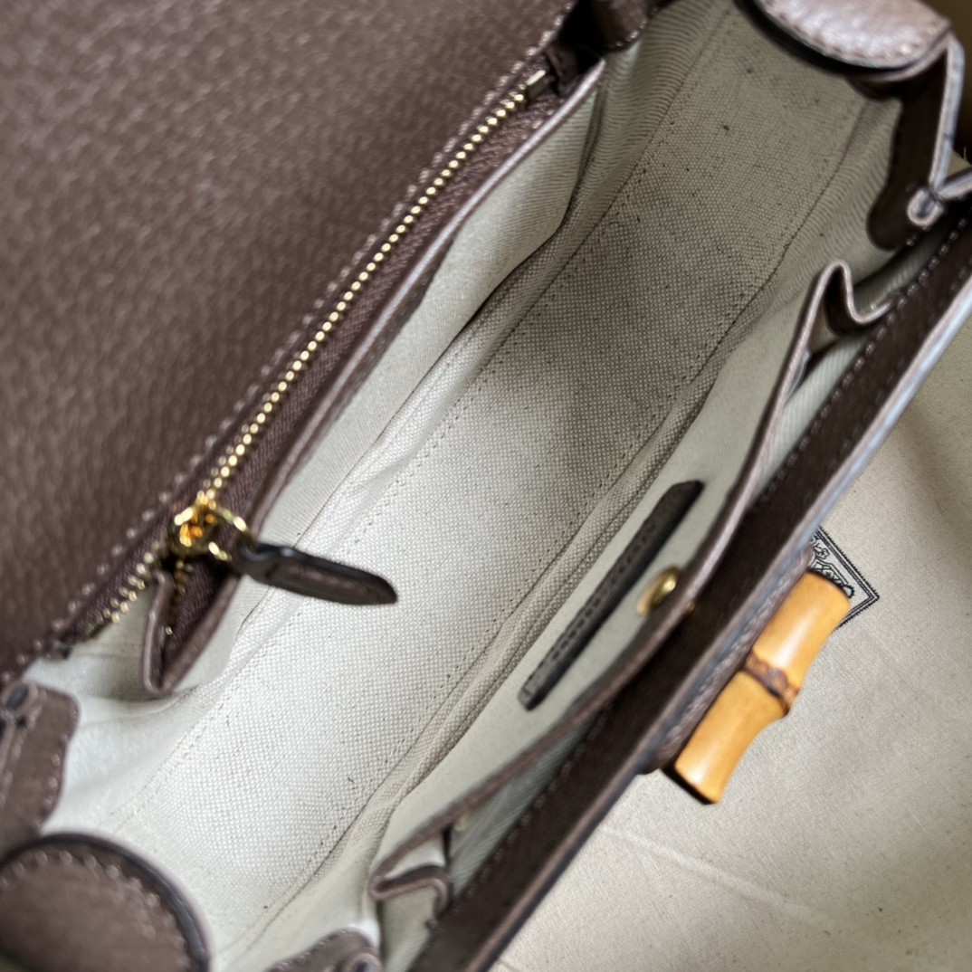 G*u*i bamboo handle bag