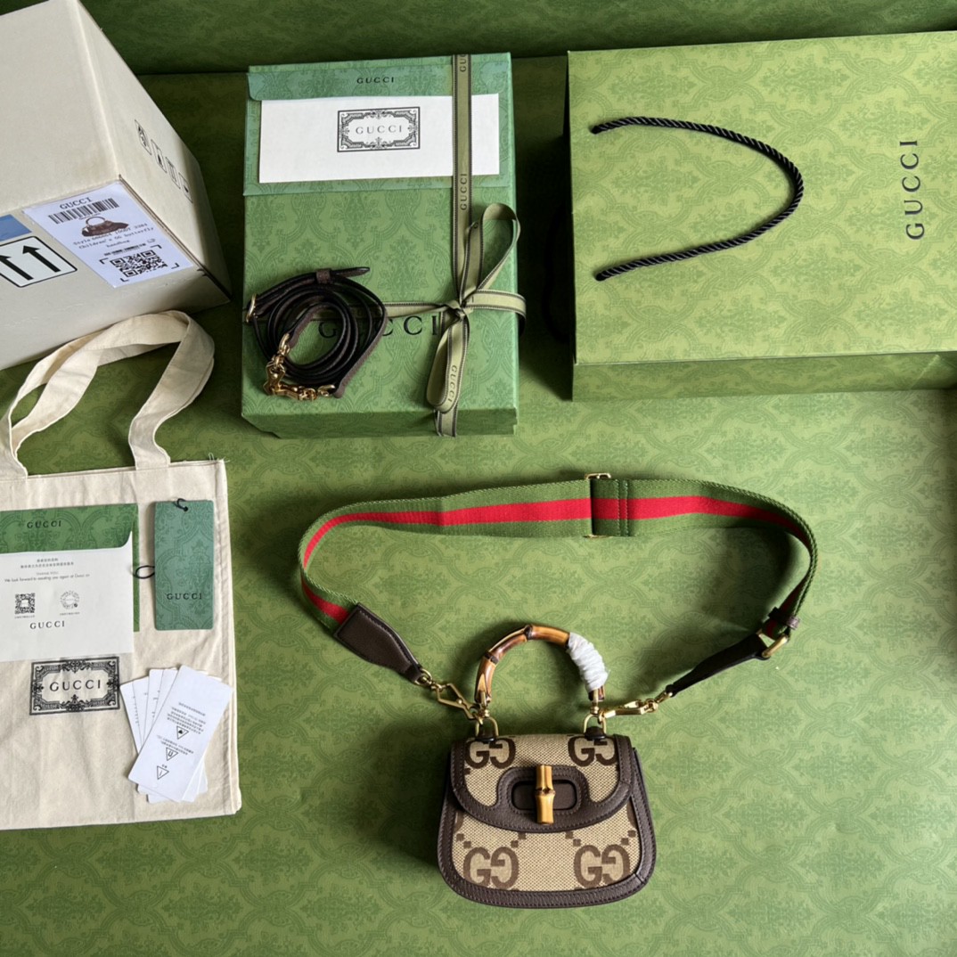 G*u*i bamboo handle bag