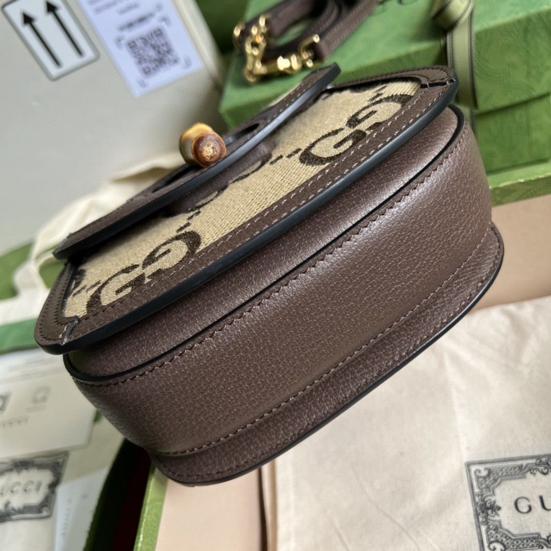 G*u*i bamboo handle bag