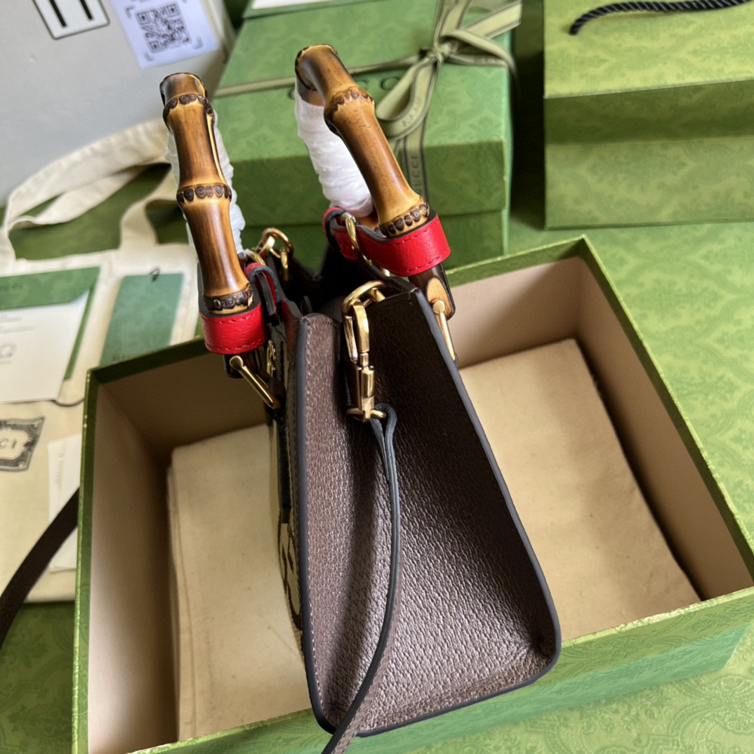 G*u*i diana replica bags