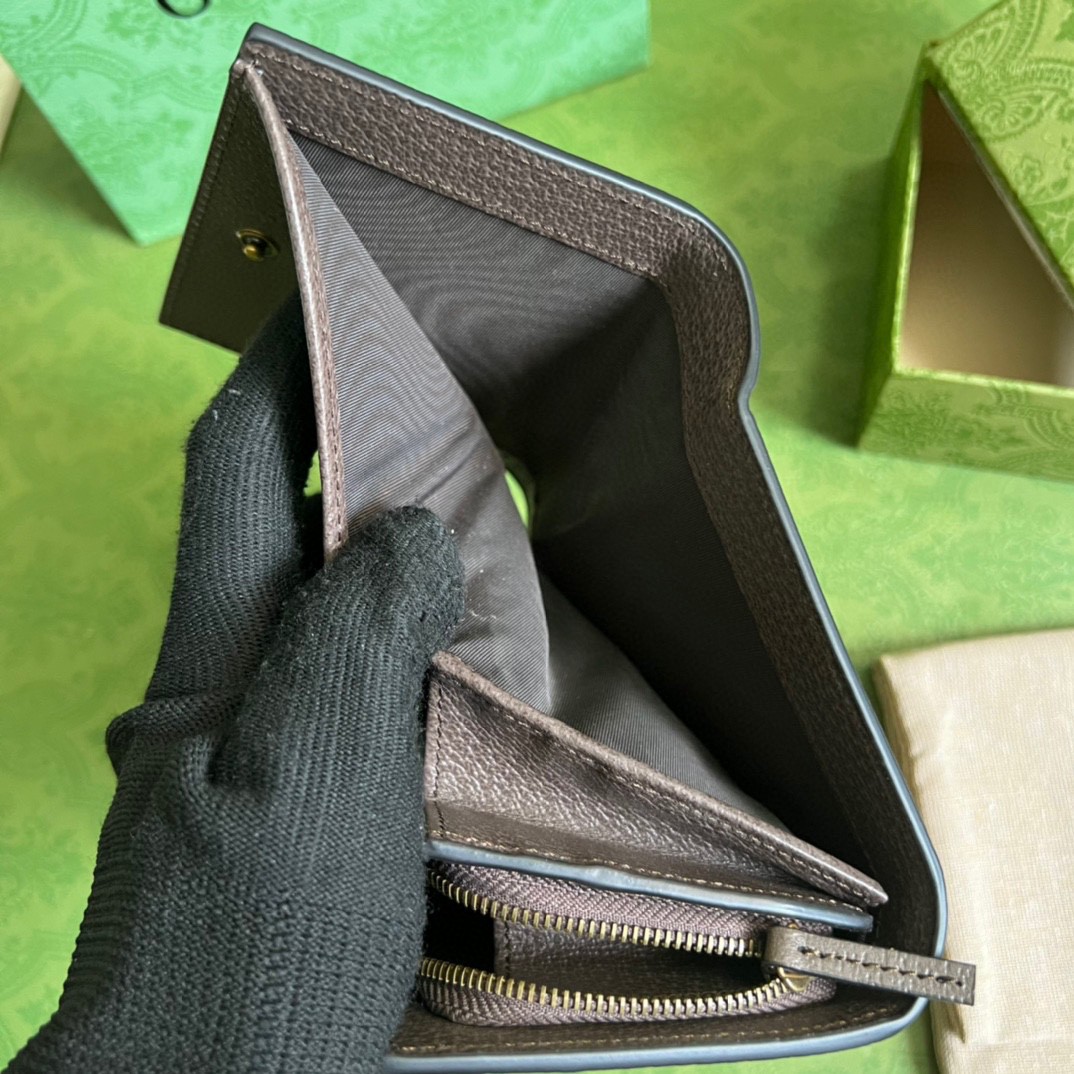 G*u*i diana  canvas  leather compact wallet