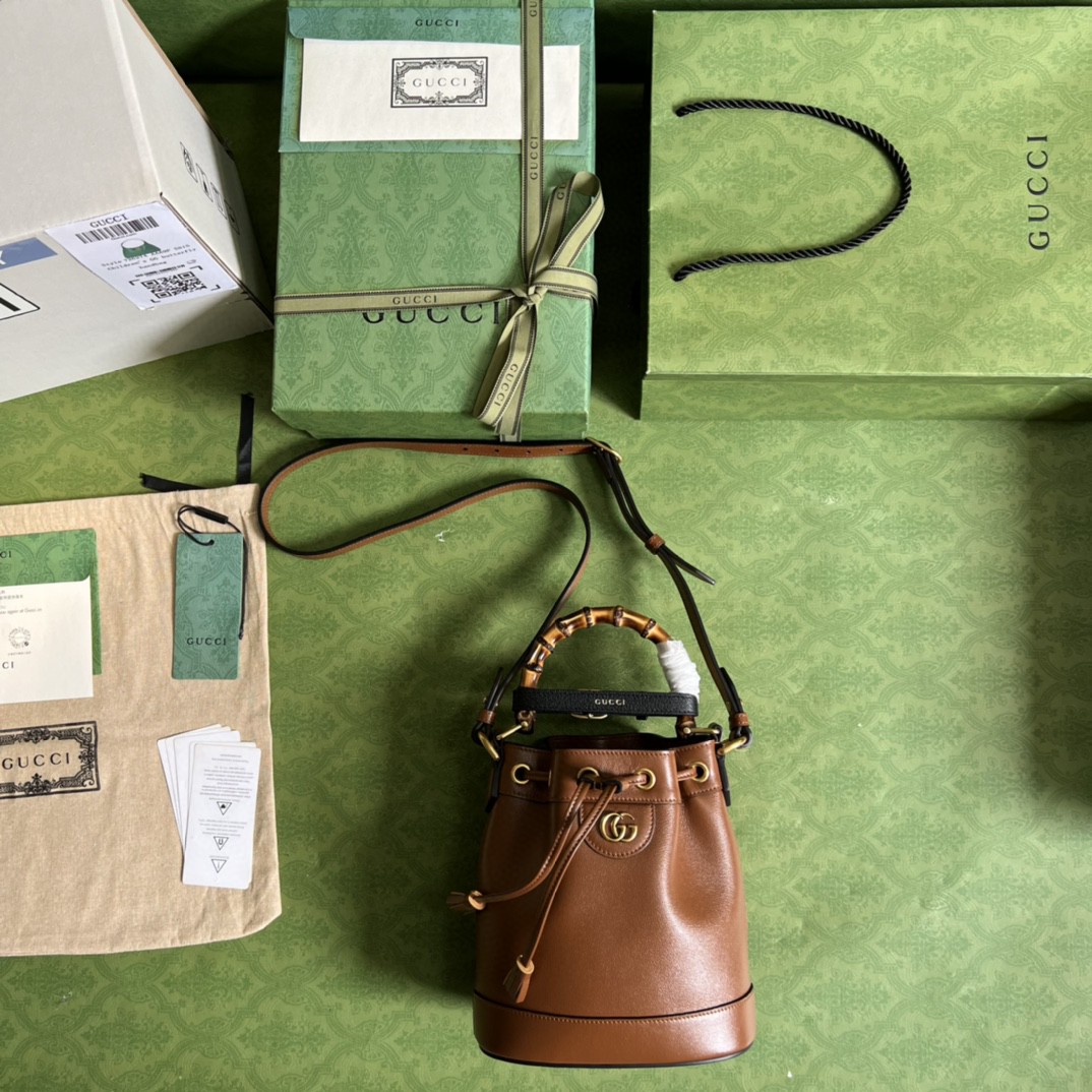 G*u*i diana mini bucket bag