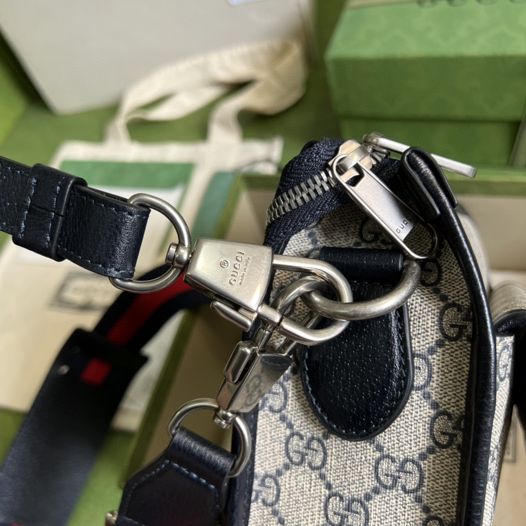 G*u*i messenger bag with interlocking g