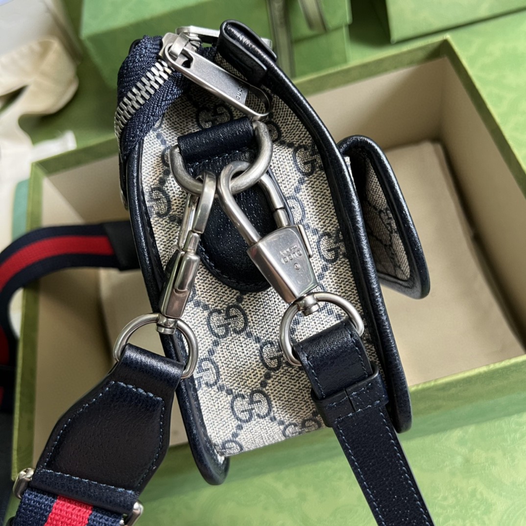 G*u*i messenger bag with interlocking g