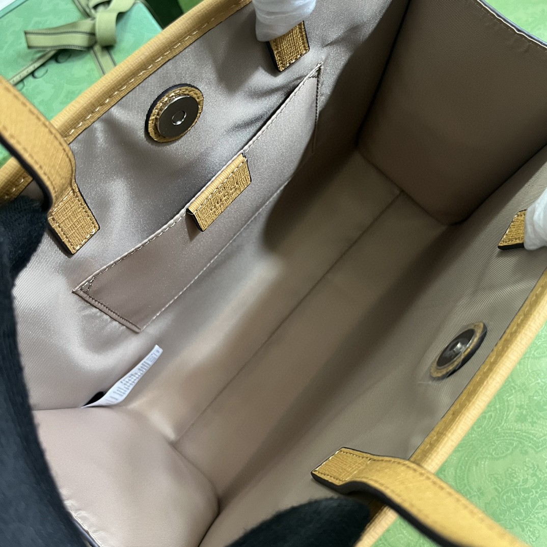 G*u*i children’s top-handle bag with cat print