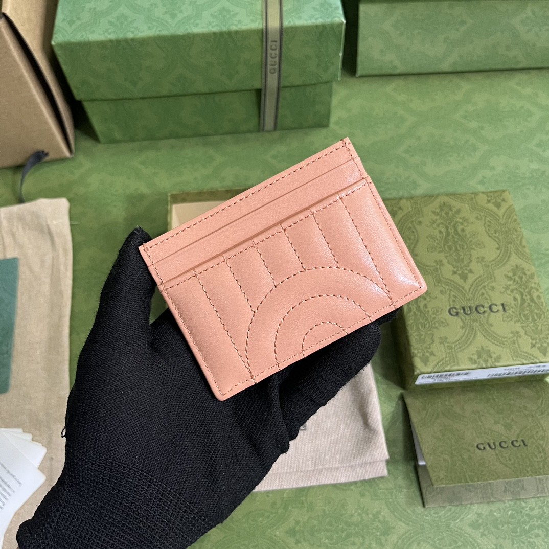 G*u*i card holder