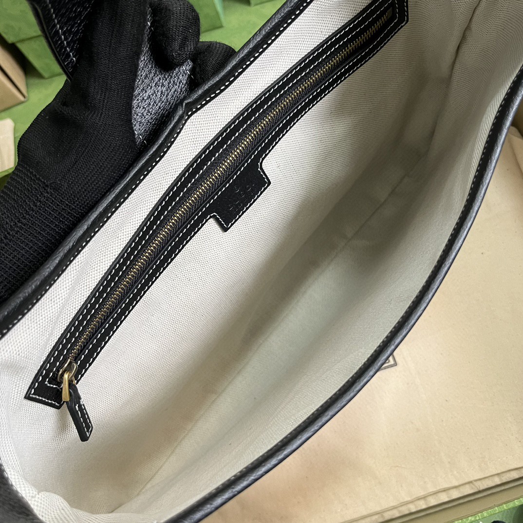 G*u*i aphrodite medium shoulder bag