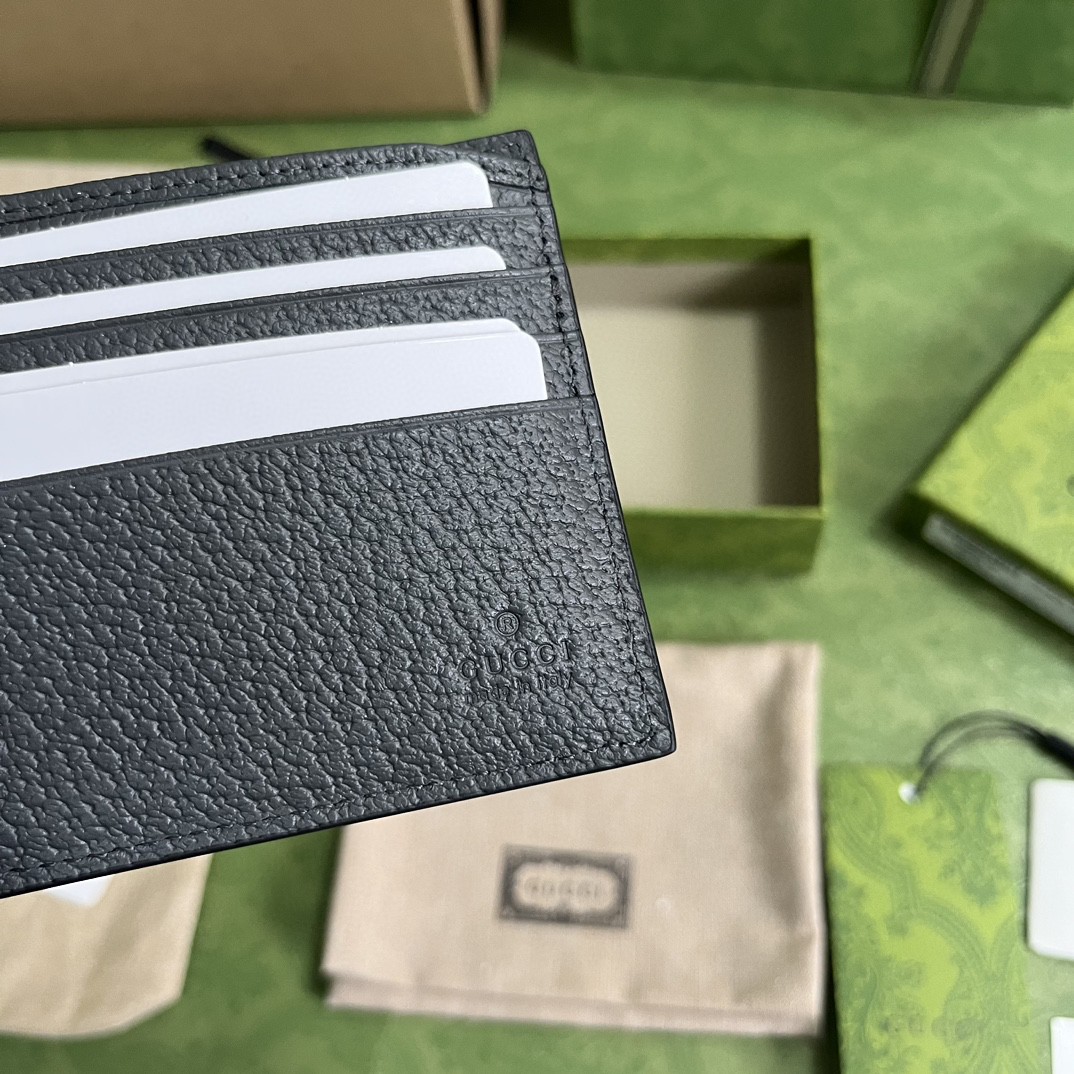 WALLET WITH CUT-OUT INTERLOCKING G
