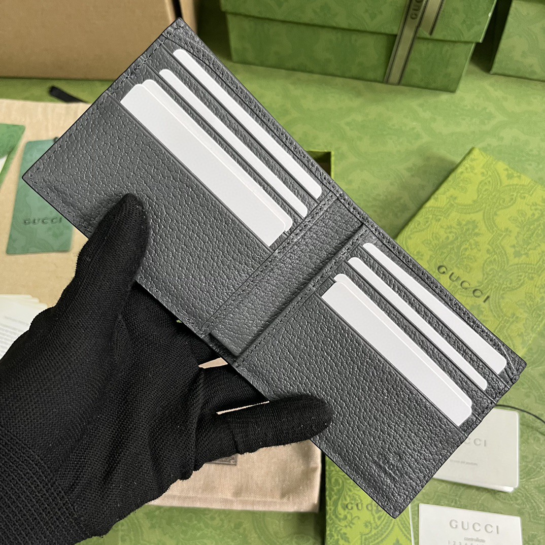 WALLET WITH CUT-OUT INTERLOCKING G