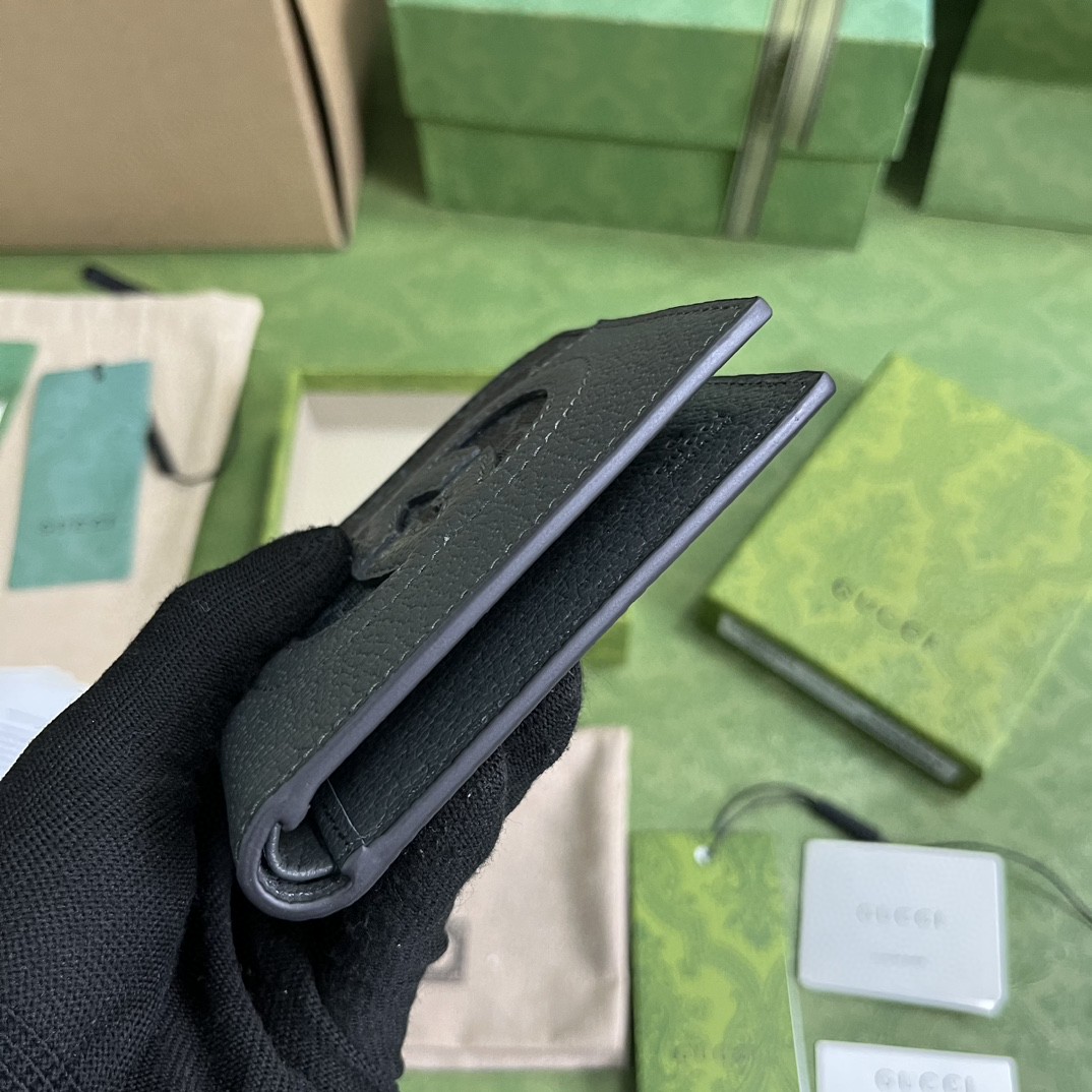 WALLET WITH CUT-OUT INTERLOCKING G