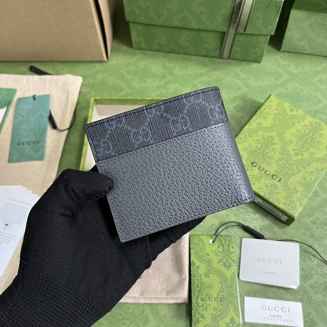 WALLET WITH CUT-OUT INTERLOCKING G