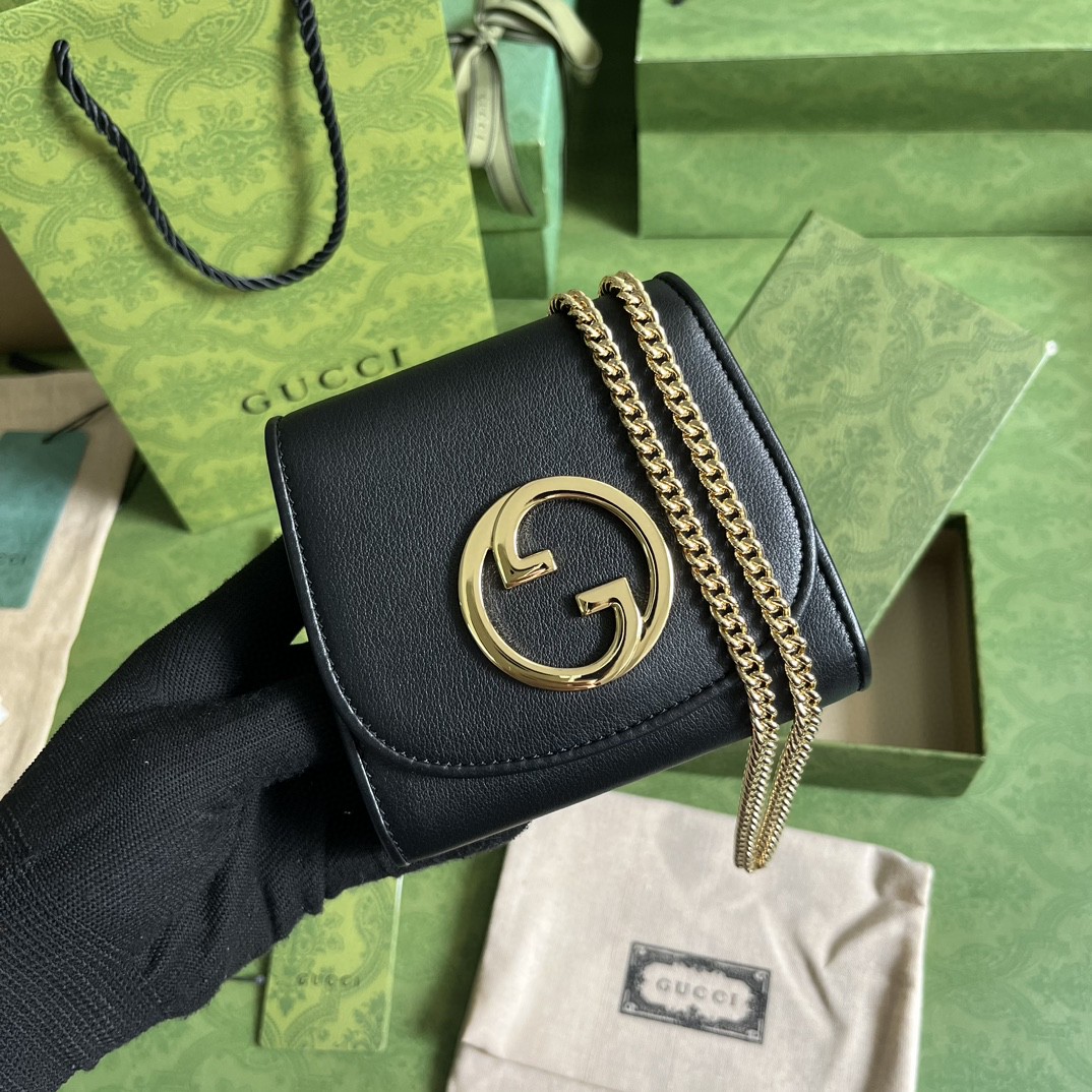 G*u*i blondie medium chain wallet