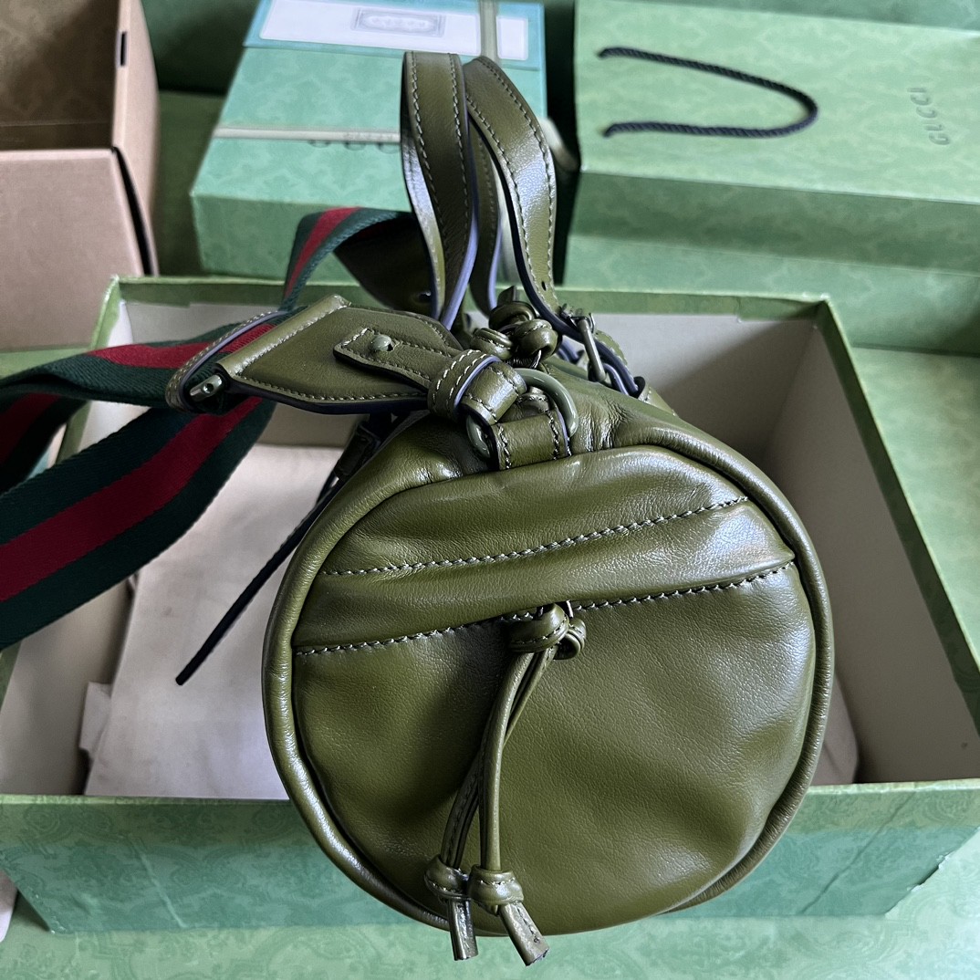 G*u*i small duffle bag with tonal double g